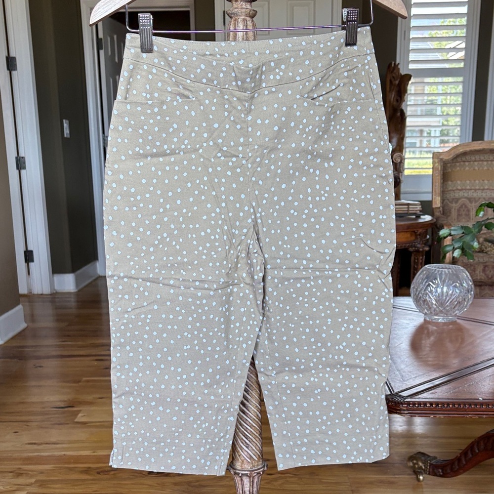 Susan Graver Beige Polka Dot Capri Pants